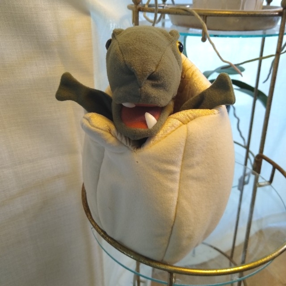 Baby Dinosaur in Egg Puppet 🦖💚